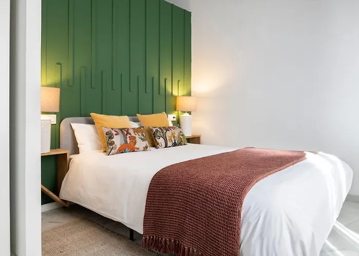 Hernando Colon Suite Apartments